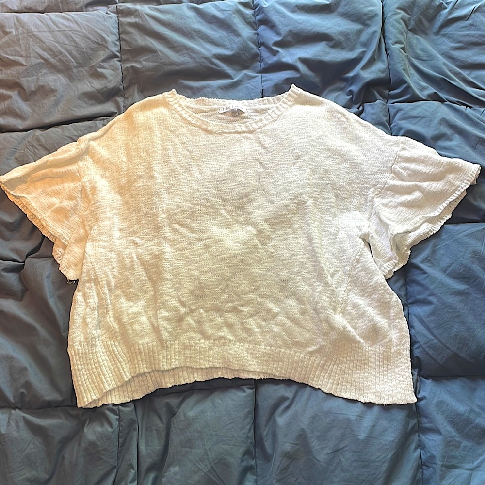 Size medium white short-sleeved sweater
